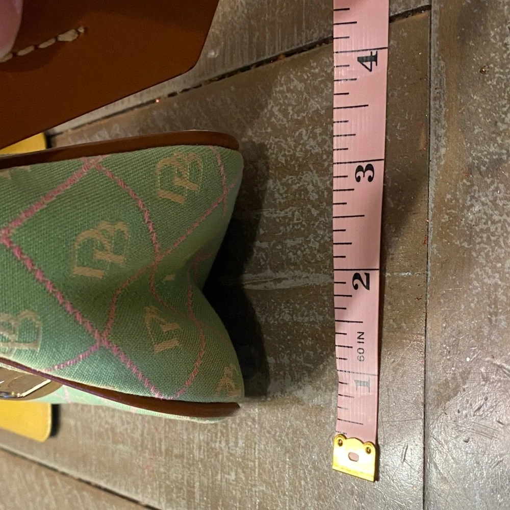 Dooney & Bourke Green and Tan Shoulder Bag (OBO). - Picture 8 of 9